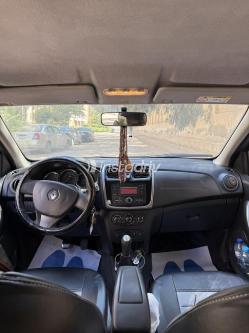 Renault Logan 2015 Gold Manual Used for Sale in Alexandria - 7