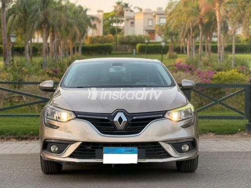 رينو ميجان 2020 أحمر غامق أوتوماتيك مستعملة للبيع في المعادى - 1