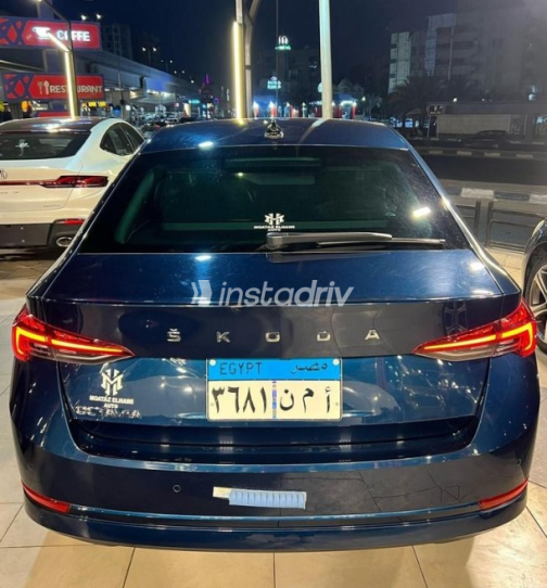 سكودا اوكتافيا 2024 أزرق غامق أوتوماتيك مستعملة للبيع في القاهرة - 6