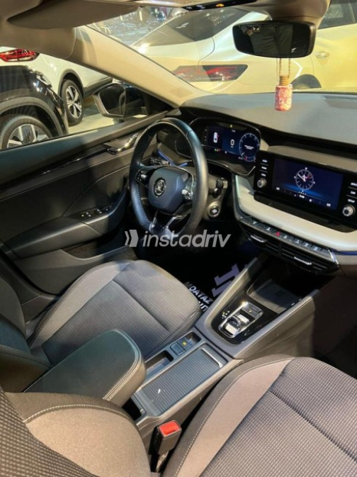 سكودا اوكتافيا 2024 أزرق غامق أوتوماتيك مستعملة للبيع في القاهرة - 9