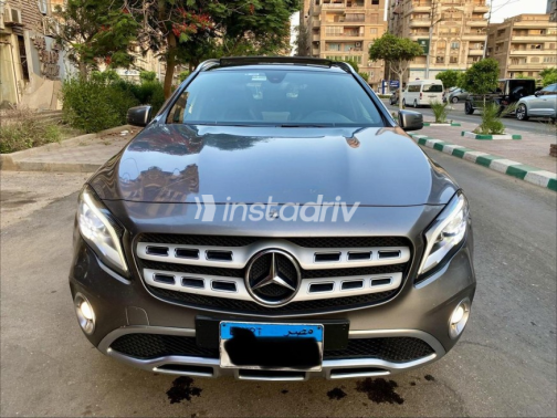 مرسيدس GLA 200 2018 رمادي أوتوماتيك مستعملة للبيع في القاهرة - 3