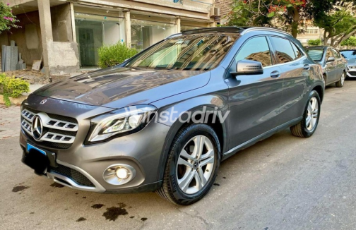 مرسيدس GLA 200 2018 رمادي أوتوماتيك مستعملة للبيع في القاهرة - 4