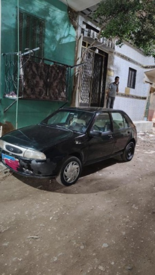 فورد فيستا 2000 أسود يدوي مستعملة للبيع في القاهرة الكبرى ( القاهرة - الجيزة)