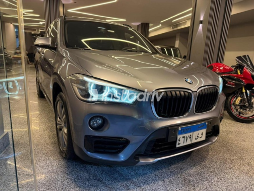 بي ام دبليو X1 2019 رمادي أوتوماتيك مستعملة للبيع في حدائق الاهرام - 2