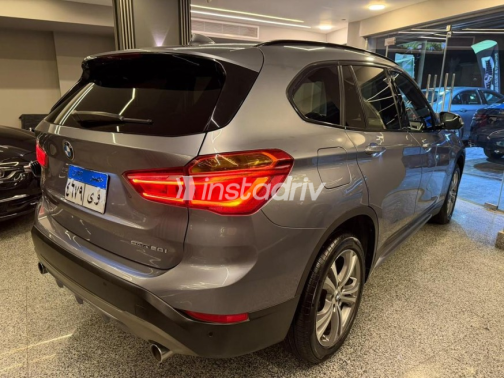 بي ام دبليو X1 2019 رمادي أوتوماتيك مستعملة للبيع في حدائق الاهرام - 5