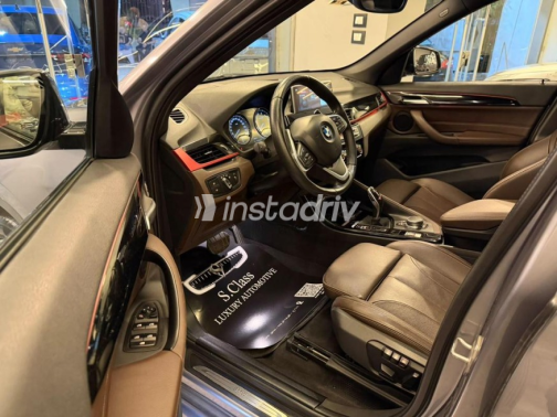 بي ام دبليو X1 2019 رمادي أوتوماتيك مستعملة للبيع في حدائق الاهرام - 7