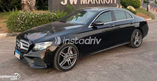 مرسيدس E 300 2018 أسود أوتوماتيك مستعملة للبيع في القاهرة - 2