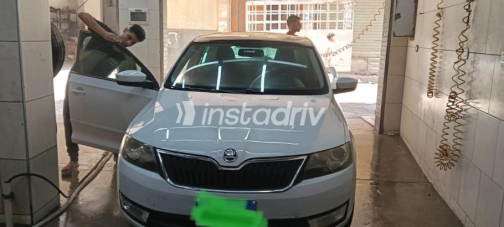سكودا رابيد 2015 أبيض أوتوماتيك مستعملة للبيع في الإسكندرية - 5