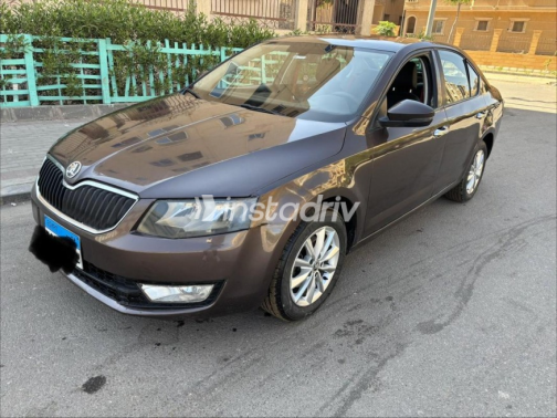 سكودا اوكتافيا A7 2014 بني أوتوماتيك مستعملة للبيع في القاهرة - 1