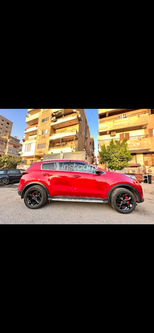 Kia Sportage 2021 Red Automatic Used for Sale in Cairo - 2