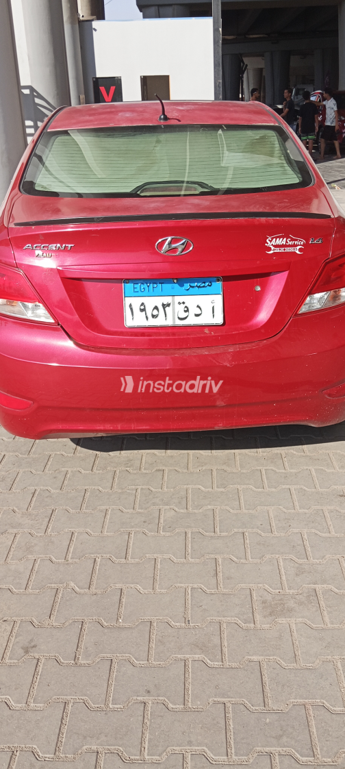 Hyundai Accent RB 2016 Red Automatic Used for Sale in Cairo - 3