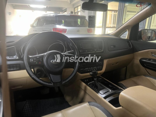 Kia Carnival 2016 Dark Red Automatic Used for Sale in Maadi - 7