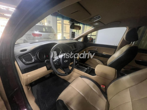 Kia Carnival 2016 Dark Red Automatic Used for Sale in Maadi - 8