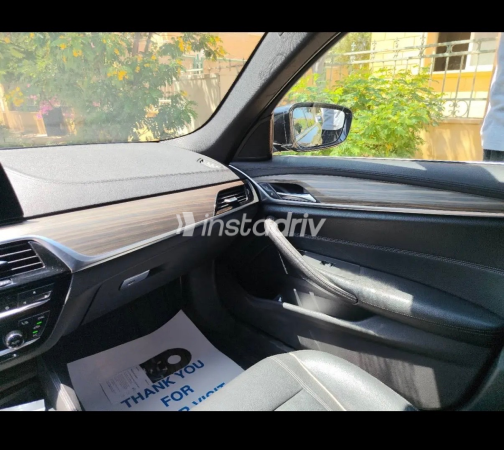 بي ام دبليو 520 2019 أسود أوتوماتيك مستعملة للبيع في القاهرة - 9
