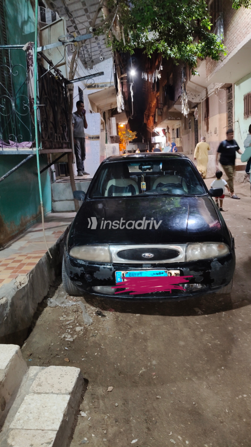 فورد فيستا 2000 أسود يدوي مستعملة للبيع في القاهرة - 1