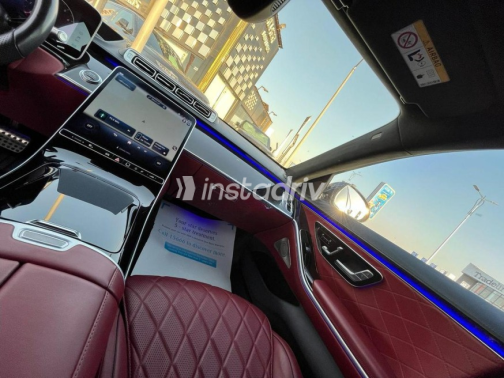 Mercedes S 500 2021 Black Automatic Used for Sale in Sheikh Zayed City - 7