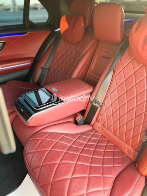 Mercedes S 500 2021 Black Automatic Used for Sale in Sheikh Zayed City - 9