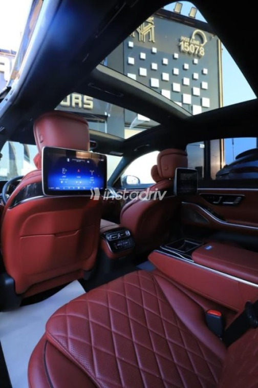Mercedes S 500 2021 Black Automatic Used for Sale in Sheikh Zayed City - 10