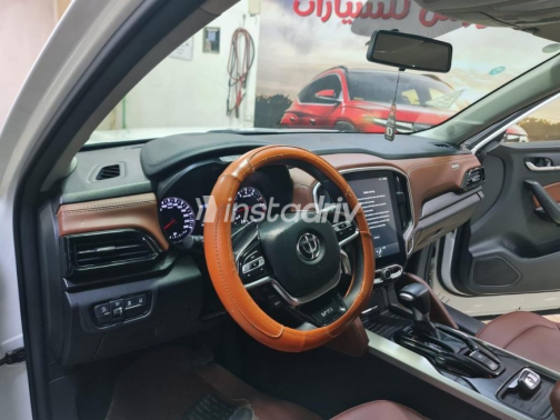بريليانس V6 2019 أبيض أوتوماتيك مستعملة للبيع في 6 أكتوبر - 3