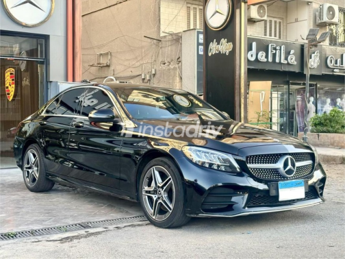 مرسيدس C 300 2020 أسود أوتوماتيك مستعملة للبيع في مدينة نصر - 2