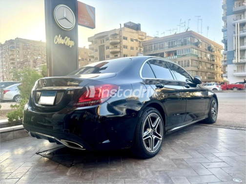 مرسيدس C 300 2020 أسود أوتوماتيك مستعملة للبيع في مدينة نصر - 8