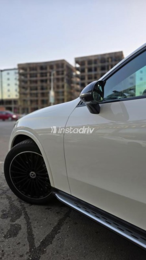 مرسيدس GLC 300 2024 أبيض أوتوماتيك مستعملة للبيع في القاهرة - 4