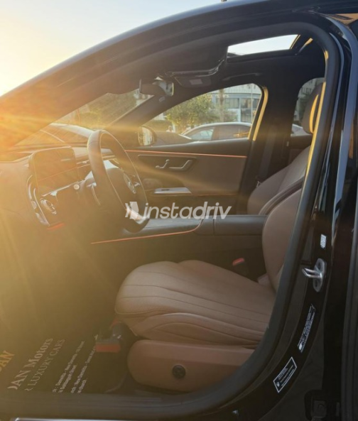 Mercedes E 200 2026 Black Automatic Used for Sale in Sheikh Zayed City - 9