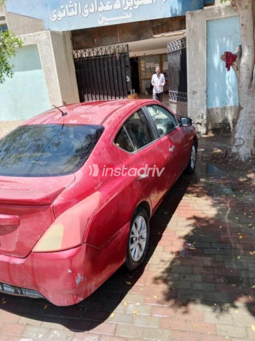 Nissan Sunny 2016 Dark Red Automatic Used for Sale in 6 October - 5