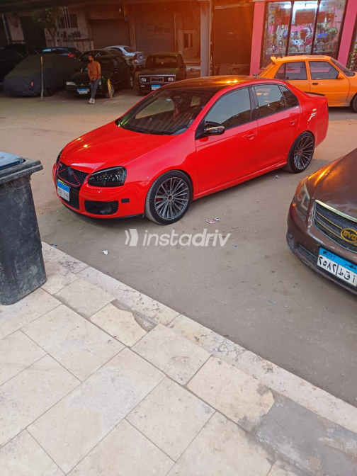 Volkswagen Golf 2006 Red Automatic Used for Sale in Giza - 1