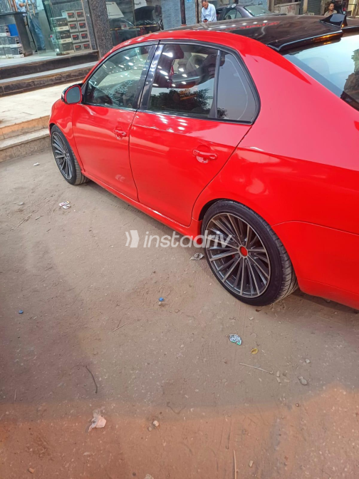 Volkswagen Golf 2006 Red Automatic Used for Sale in Giza - 3