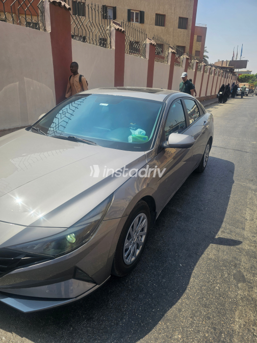 هيونداي إلنترا سى ان 7 2022 رمادي أوتوماتيك مستعملة للبيع في القاهرة - 3