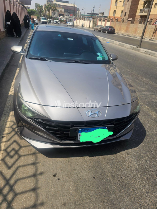 هيونداي إلنترا سى ان 7 2022 رمادي أوتوماتيك مستعملة للبيع في القاهرة - 4
