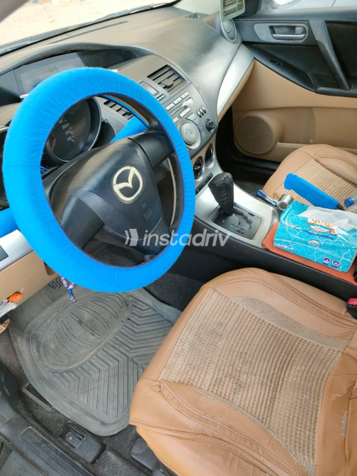 مازدا 3 2010 أسود أوتوماتيك مستعملة للبيع في البحيرة - 2