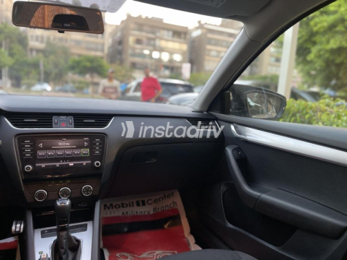 سكودا اوكتافيا 2018 فضي أوتوماتيك مستعملة للبيع في القاهرة - 10
