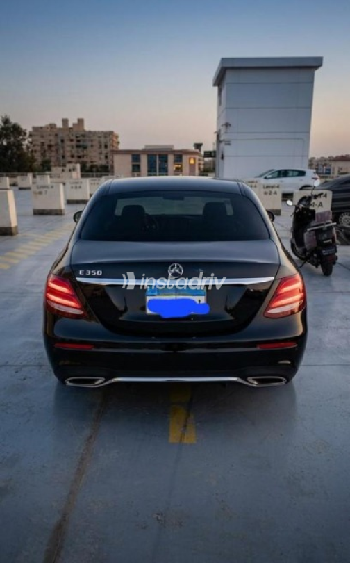 مرسيدس E 350 2019 أسود أوتوماتيك مستعملة للبيع في بورسعيد - 2