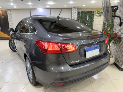 Ford Focus 2018 Gray Automatic Used for Sale in Cairo - 4