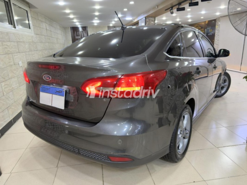 Ford Focus 2018 Gray Automatic Used for Sale in Cairo - 5