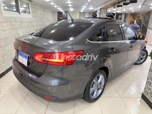 Ford Focus 2018 Gray Automatic Used for Sale in Cairo - 8