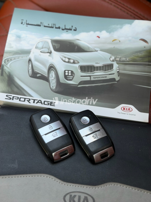 Kia Sportage 2017 Red Automatic Used for Sale in Nasr city - 4