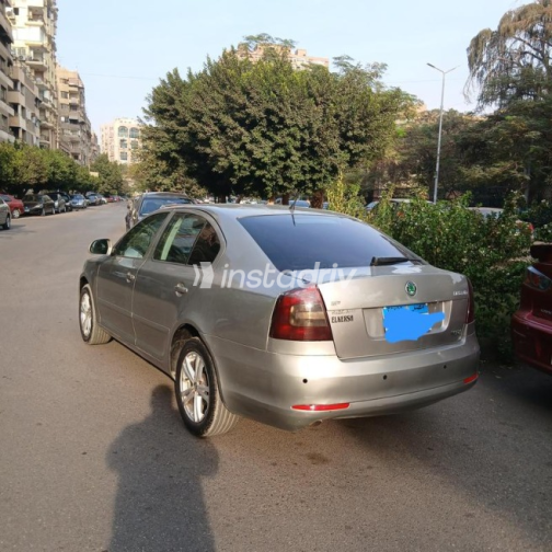 سكودا فانتازيا 2010 ذهبي أوتوماتيك مستعملة للبيع في القاهرة - 3