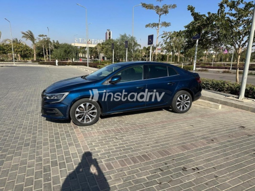 رينو ميجان 2022 أبيض أوتوماتيك مستعملة للبيع في القاهرة الكبرى ( القاهرة - الجيزة) - 3