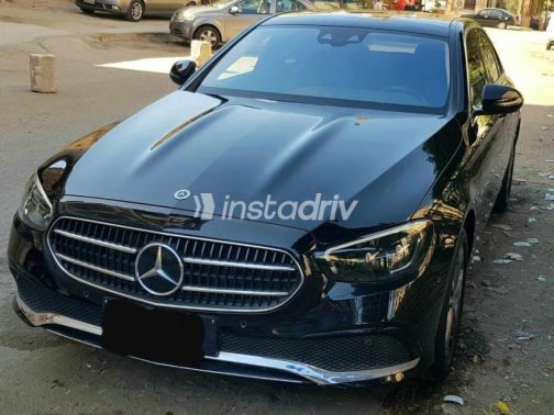 مرسيدس E 200 2022 أسود أوتوماتيك مستعملة للبيع في مصر الجديدة - 1