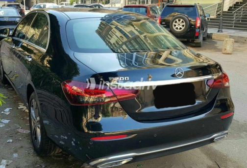 مرسيدس E 200 2022 أسود أوتوماتيك مستعملة للبيع في مصر الجديدة - 2