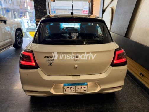 Suzuki Swift 2026 White Automatic Used for Sale in Sheikh Zayed City - 9
