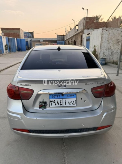 Hyundai Elantra 2020 Silver Automatic Used for Sale in Greater Cairo ( Cairo + Giza) - 2