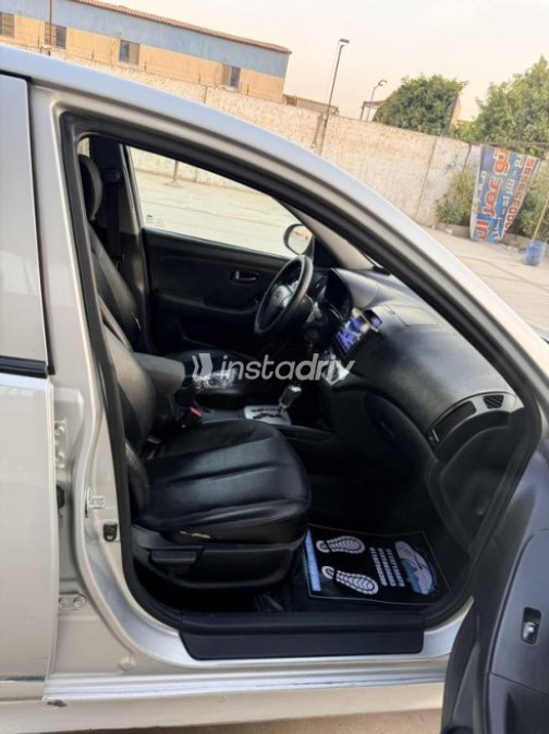 Hyundai Elantra 2020 Silver Automatic Used for Sale in Greater Cairo ( Cairo + Giza) - 10