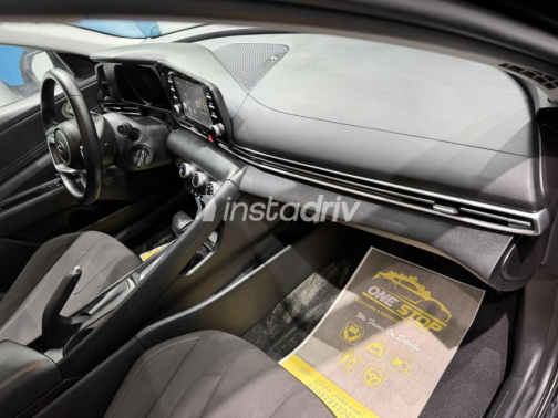 Hyundai Elantra 2022 Black Automatic Used for Sale in Cairo - 3