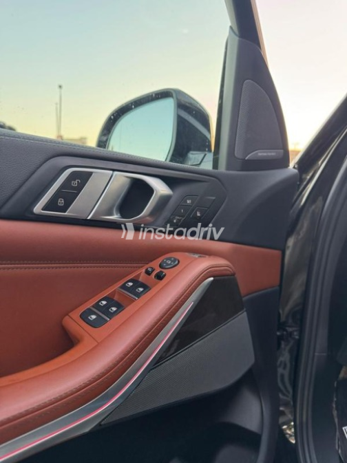 بي ام دبليو X5 2023 أسود أوتوماتيك مستعملة للبيع في القاهرة - 10