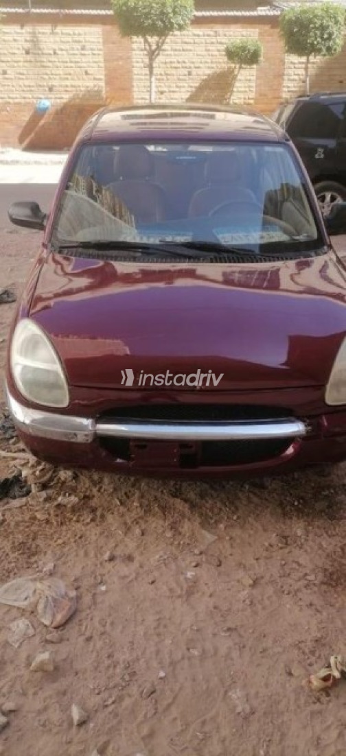 Daihatsu SIRION 2000 Red Manual Used for Sale in Alexandria - 4