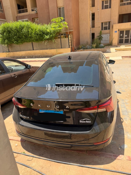 سكودا اوكتافيا A8 2023 أسود أوتوماتيك مستعملة للبيع في الجيزة - 4